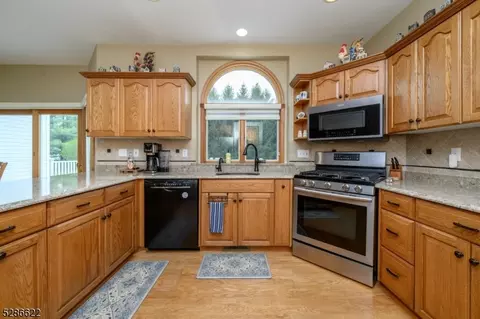 16 Dehoff Dr, Flemington, NJ 08822 photo 13