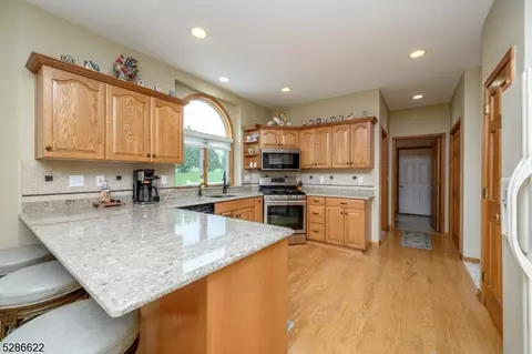 16 Dehoff Dr, Flemington, NJ 08822 photo 14