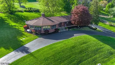 53 Edsall Dr, Sussex, NJ 07461