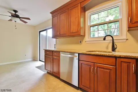 78 Pheasant Run, Edison, NJ 08820 photo 11