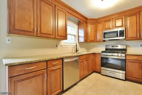 78 Pheasant Run, Edison, NJ 08820 photo 9
