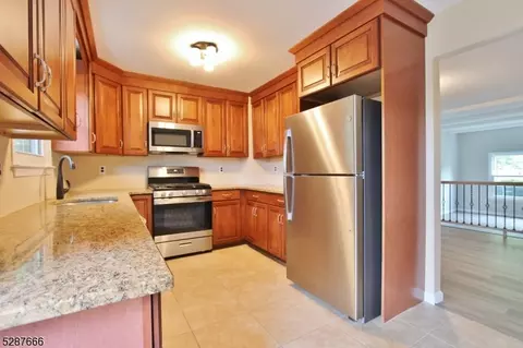 78 Pheasant Run, Edison, NJ 08820 photo 10