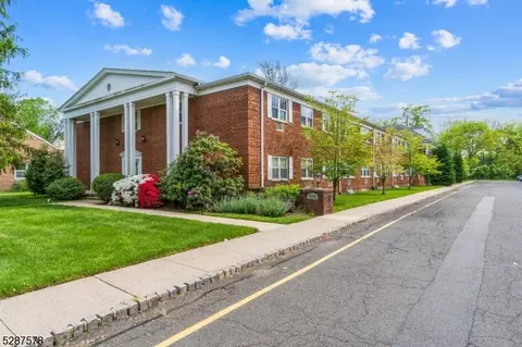 530 Park Ave #201, Scotch Plains, NJ 07076