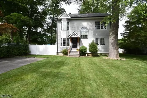 9 Hazel St, Lincoln Park, NJ 07035