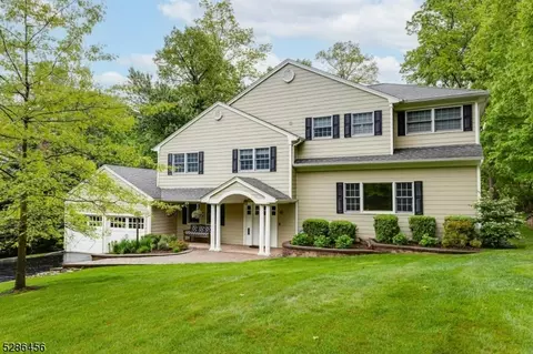 88 Sherbrook Dr, Berkeley Heights, NJ 07922