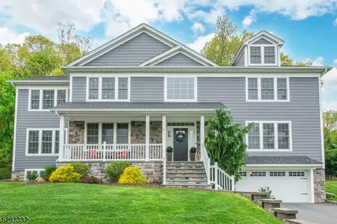 4 Cliffside Dr, Livingston, NJ 07039