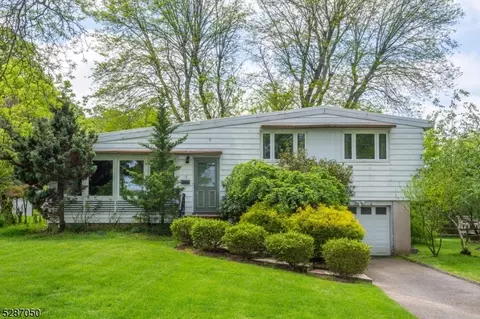 7 Beverly Rd, Cedar Grove, NJ 07009