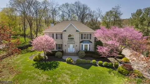 9 Jarombek Dr, Montville Twp, NJ 07082