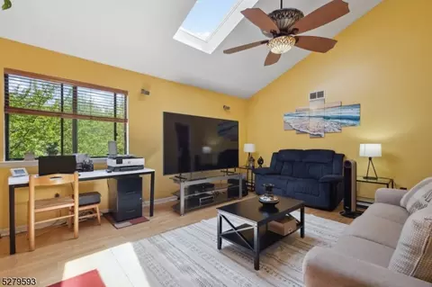 208 Arsdale Ter, Union, NJ 07083