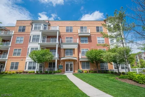 1105 Pointe Gate Dr #105, Livingston, NJ 07039