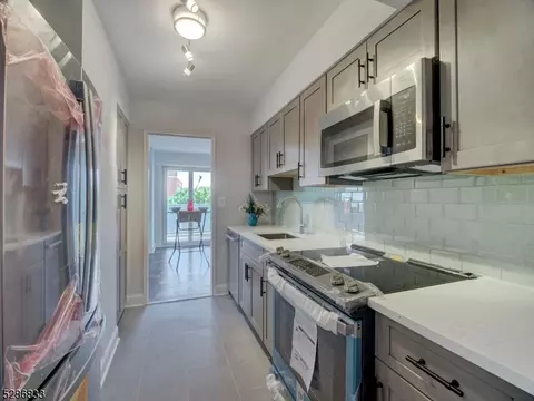 377 S Harrison St 5f #5F, East Orange, NJ 07018