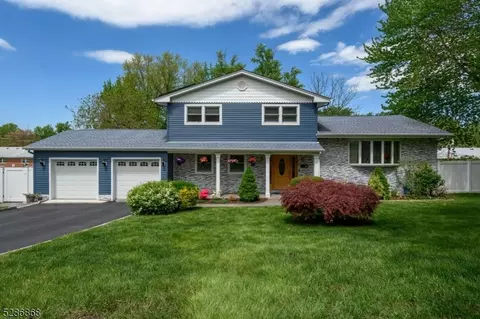 5 Queen St, Parsippany-troy Hills Twp, NJ 07054