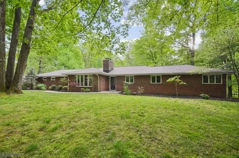 925 Old Tullo Rd, Bridgewater, NJ 08807