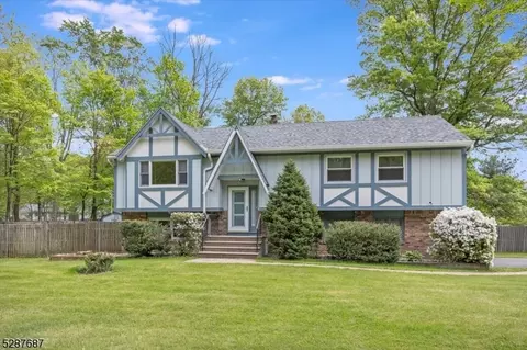 193 S Hillside Ave, Roxbury Twp, NJ 07876