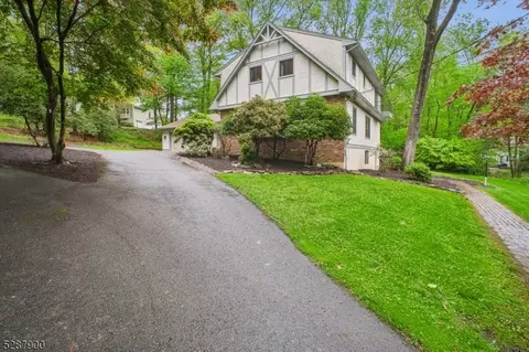 8 Tower Ln, Morristown, NJ 07960