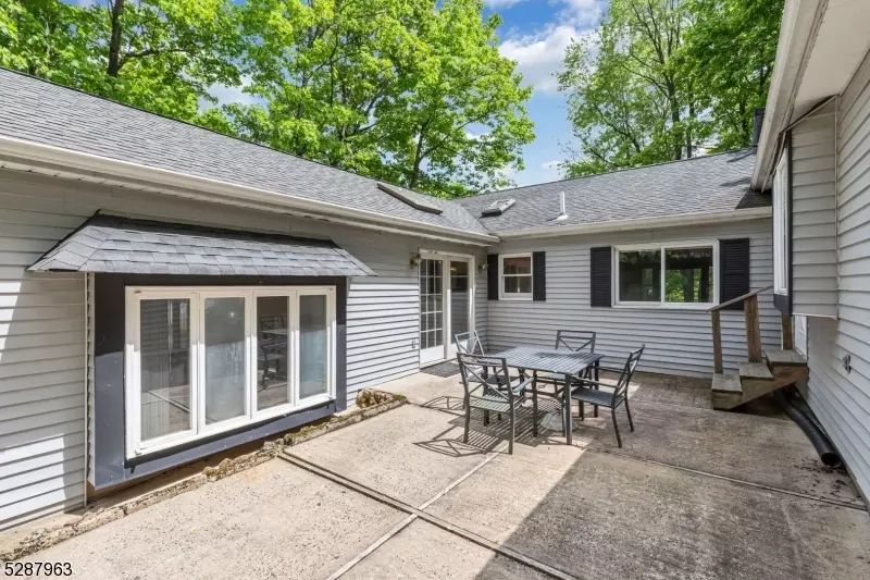 100 Gates Ave, Long Hill, NJ 07933 44 Photos Movoto