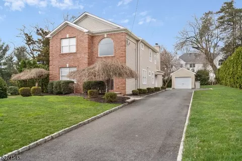 11 Cedar Rd, Watchung, NJ 07069