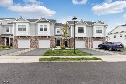 904 Churchill Cir, Branchburg, NJ 08876