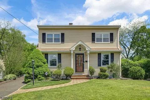 8 Mohawk Dr, Cranford, NJ 07016