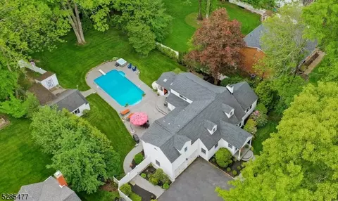 686 Mountain Ave, Berkeley Heights, NJ 07922