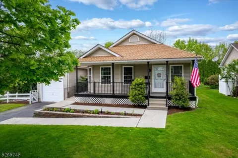 274 W Warren St, Washington, NJ 07882