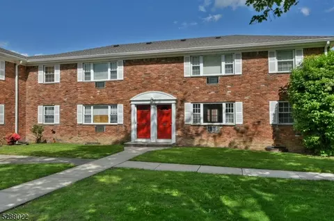 1253 Valley Rd, Wayne, NJ 07470