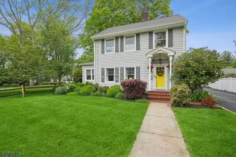 22 Park Way, Morris Plains, NJ 07950