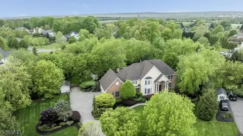 14 Ridgeview Ct, Raritan Twp, NJ 08551