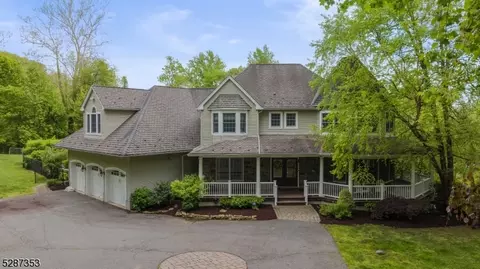 15 Valhalla Rd, Montville, NJ 07045