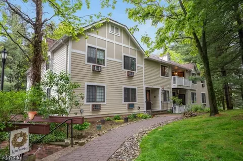 23 Foxwood Dr # F, Morris Plains, NJ 07950