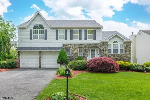 42 Elinora Dr, Wanaque, NJ 07465
