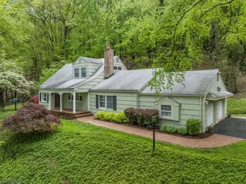 10 Cold Hill Rd, Morristown, NJ 07960