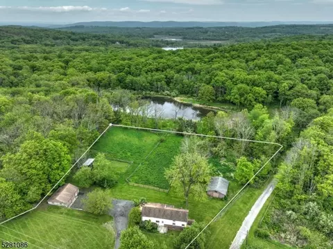 74 Moore Rd, Wantage, NJ 07461