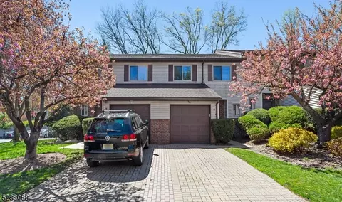 5 Hampton Ct #5, Westwood, NJ 07675
