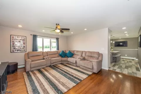 74 Pancake Hollow Dr, Wayne, NJ 07470 photo 21