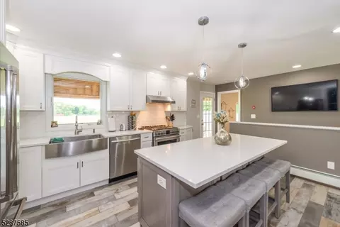 74 Pancake Hollow Dr, Wayne, NJ 07470 photo 10