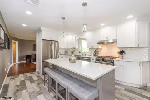 74 Pancake Hollow Dr, Wayne, NJ 07470 photo 12