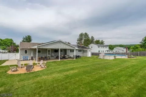 74 Pancake Hollow Dr, Wayne, NJ 07470 photo 3