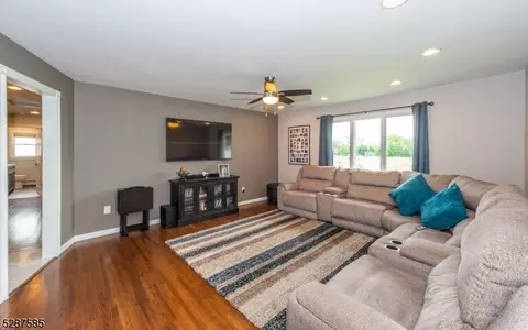 74 Pancake Hollow Dr, Wayne, NJ 07470 photo 22