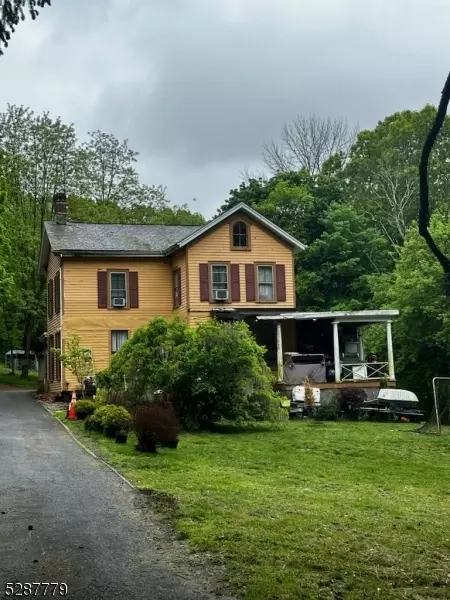 67 Drakestown Rd, Hackettstown, NJ 07840