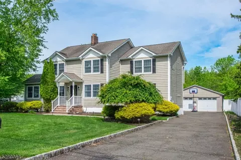 243 Big Piece Rd, Fairfield, NJ 07004