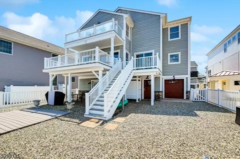 41 Farragut Dr, Brick Twp, NJ 08723
