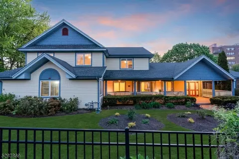 1 Third Ave, Atlantic Highlands, NJ 07716