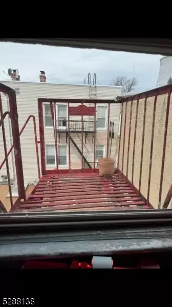 420 18th St, Union City, NJ 07087