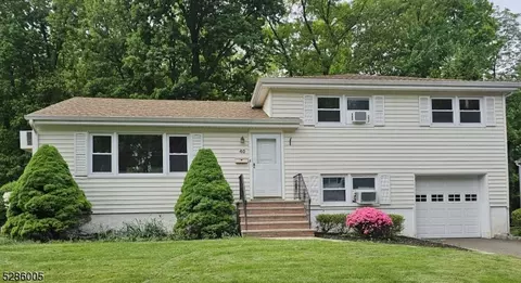 40 Wadsworth Ter, Cranford, NJ 07016