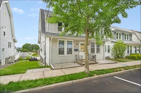 26 Thomas St, Clifton, NJ 07013