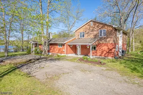 24 Burgher Rd, Vernon Twp, NJ 07422