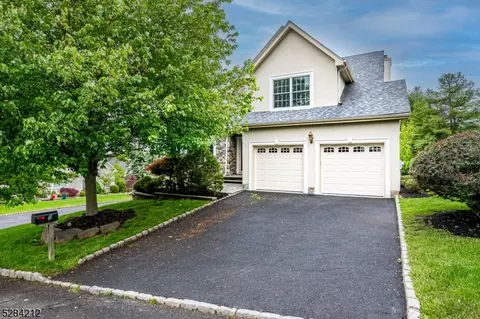 5 Tamarack Ct, Warren, NJ 07059