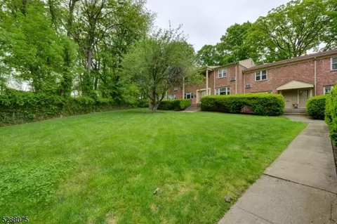 300 Wilson Rd #18, Springfield, NJ 07081