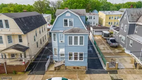 130 Tappan St, Kearny, NJ 07032